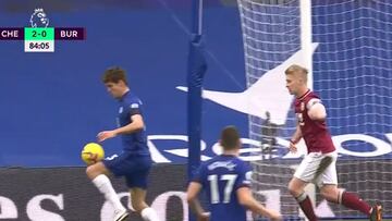 "Esto es especial": el golazo del 'olvidado' Marcos Alonso que apasiona a la tele inglesa