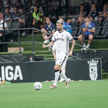 Ceuta vibra por su primer triunfo en Segunda 44 años después