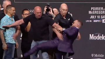 McGregor fuera de sí: ojo a su antideportiva acción en el careo con Poirier