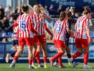 Lloris y Jensen celebran el 0-1 del Atlético al Levante en la jornada 19 de la Liga F.