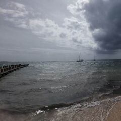 “Rick” pasa a huracán categoría 1; prevén lluvias torrenciales en diversos estados