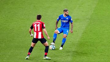 Banega, ante el Athletic.