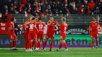 Soccer Football - Bundesliga - 1. FC Union Berlin v FC Cologne - Stadion An der Alten Forsterei, Berlin, Germany - April 1, 2022 1. FC Union Berlin players celebrate after the match REUTERS/Lisi Niesner DFL REGULATIONS PROHIBIT ANY USE OF PHOTOGRAPHS AS I