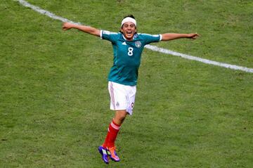 Sin duda alguna, el jugador más destacado de la selección dirigida por el 'Potro' Gutiérrez, marcó el decisivo gol ante Alemania en semifinales con una chilena espectacular con una lesión en la cabeza, lo que hizo más destacada la proeza. Ganó el Balón de Oro