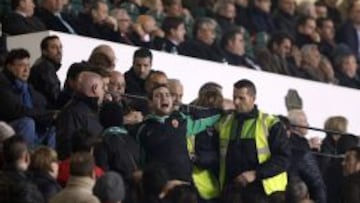 Los aficionados del Elche piden la dimisi車n del presidente