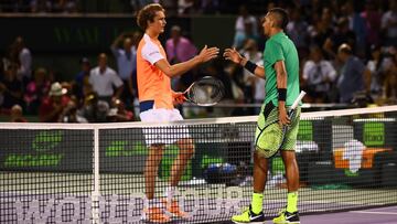 Alexander Zverev y Nick Kyrgios se saludan tras su partido en el Miami Open de 2017.