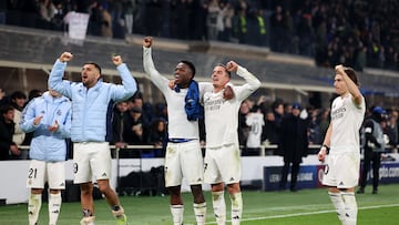 Los jugadores del Real Madrid celebran su triunfo ante el Atalanta en Champions.