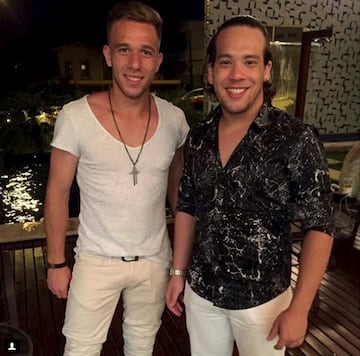 Arthur y Paulo están muy unidos desde pequeños. En redes sociales se aprecia lo importante que es para Arthur tener a su hermano cerca. 