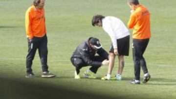 Rufete y tres ayudantes ‘vigilan’ el entrenamiento de Djukic