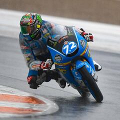 Alonso López lidera con sólo 16 años por vez primera