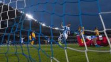 Oyarzabal marca el 1-0.