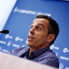 Carmelo repasó caso a caso la locura de mercado del Depor