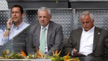 José Luis Escañuela, en el centro.