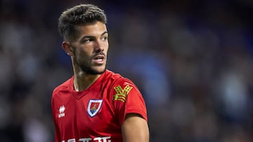 Curro Sanchez, en acción con el CD Numancia.