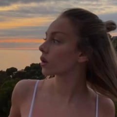 Ester Expósito arrasa en Instagram con un posado en bañador en pleno diciembre