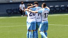 Los jugadores del M&aacute;laga, celebrando el 2-0 al Albacete, obra de Caye Quintana.