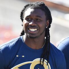 Who does Sammy Watkins think is better between Aaron Rodgers and Patrick Mahomes?