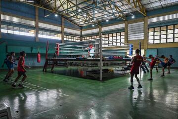 Panor¨¢mica interior del Centro Deportivo Manuel Torres.