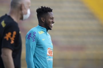 La Selección de Brasil realizó su primer entrenamientos en el estadio Metropolitano de Techo en Bogotá antes de viajar a Venezuela.