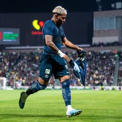 Roger Martínez tiene vigente una demanda con Racing Club