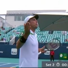 Bautista se encara con un fan: "¡Ven aquí, cállate la p*** boca!"