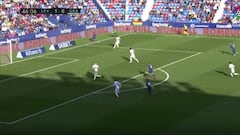 ¿Recuerdan a Christian Vieri? Morales lo evoca con esta jugada