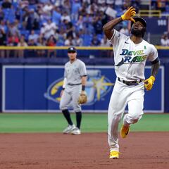 Arozarena inaugurates Randy Land in first at-bat