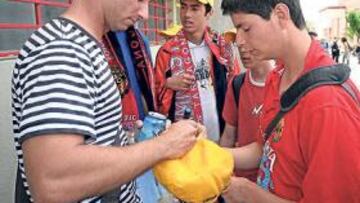 <b>HASTA OTRA. </b>Jandro abandona el Nàstic por la puerta de atrás.