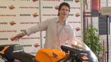 <b>¡QUÉ TIEMPO TAN FELIZ!</b>. Vaya pareja. Álex ha vuelto a reverdecer los laureles, aunque sólo fuera por dos vueltas. Dos vueltas de gloria, de agradecimiento, de complicidad, de despedida... Hasta pronto Álex. Hasta pronto, amigo.