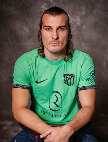 Çaglar Söyüncü, con el Atleti. Un nueve para la defensa.