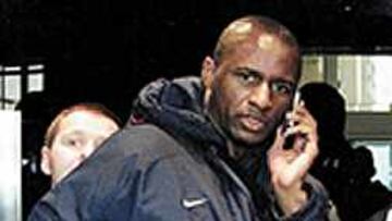 <b>A REGATEAR.</B> Vieira es el elegido para el próximo proyecto de Florentino, que negociará con el Arsenal.