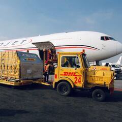 Arriban a México más de 500 mil vacunas de Pfizer