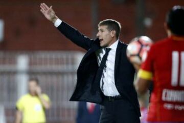 Futbol, Union Espanola vs Atletico Cerro.
Copa Libertadores 2017.
El entrenador de Union Espanola Martin Palermo da instrucciones a sus jugadores durante el partido de la llave 3 de la copa Libertadores de America contra Atletico Cerro disputado en el Estadio Santa Laura de Santiago, Chile.
07/02/2017
Andres Pina/Photosport*******

Football, Union Espanola vs Atletico Cerro.
Libertadores Cup 2017.
Union Espanola's manager Martin Palermo instructs his players during the key 3 of the Libertadores Cup against Atletico Cerro at Santa Laura stadium in Santiago, Chile.
07/02/2017
Andres Pina/Photosport