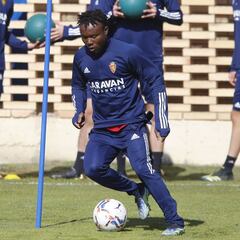 James sufre un leve esguince de rodilla