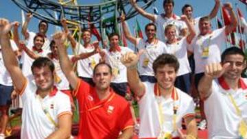 <b>CONJURADOS. </b>Los jugadores de la Selección española de hockey posan para AS al grito unánime de "¡A por el oro!".