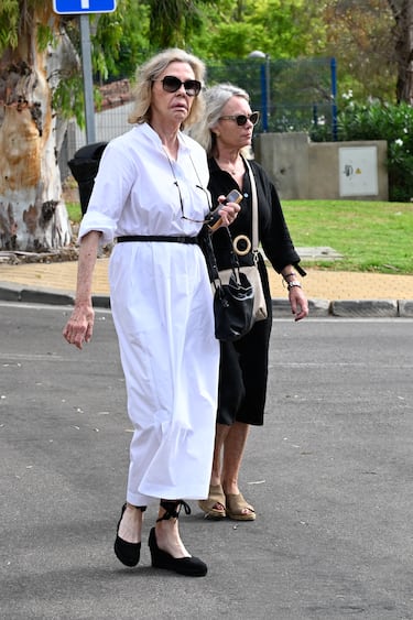 Ana Gamazo llega a la parroquia de Guadalmina para asistir al funeral por Caritina Goyanes.