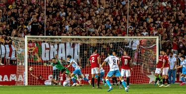 2-2. Minuto 124 de la prórroga. Centro de Víctor desde la línea de fondo, la defensa del Nástic no consigue despejar y Antoñito, empuja el balón al fondo de la portería de Alberto Varo.