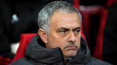 Mourinho facing striker crisis