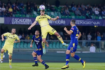 Bijol, anotando el gol de la victoria ante el Hellas Verona