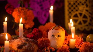 Día de Muertos 2024: elementos del altar, qué significan y cuándo se prenden las velas