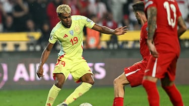 Lamine Yamal, durante el partido contra Turquía.