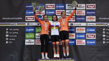 Van Vleuten repite oro en un hist¨®rico triplete holand¨¦s