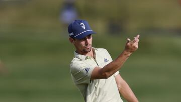 Brookline (United States), 16/06/2022.- Joaquin Niemann of Chile gestures while standing on the first fairway during the first round of the 2022 US Open golf tournament at The Country Club in Brookline, Massachusetts, USA, 16 June 2022. (Abierto, Estados Unidos) EFE/EPA/ERIK S. LESSER
