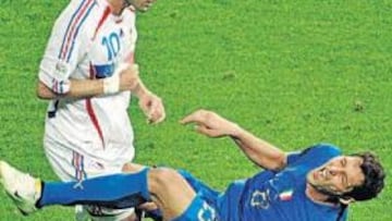 <b>BORRÓN. </b>Materazzi consiguió sacar de quicio a Zidane en el último partido del francés en su carrera.