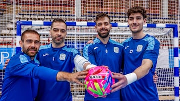 Cecilio, Jesús Herrero, Raya y Jesús García, campeones con el Movistar, posan ayer en Torrejón para AS.