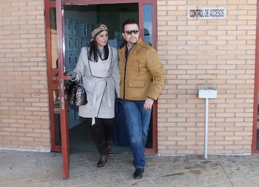 El torero José Ortega Cano ingresó en prisión para cumplir una condena relacionada con un accidente de tráfico mortal que él provocó. El accidente ocurrió el 28 de mayo de 2011, en el término municipal de Castilblanco de los Arroyos (Sevilla), y resultó en la muerte del conductor del otro vehículo, Carlos Parra. Fue condenado por homicidio imprudente y conducción temeraria.