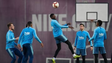 Los jugadores del Barcelona, durante un entrenamiento.