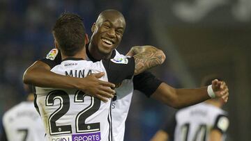 Kondogbia celebra su gol con Santi Mina.