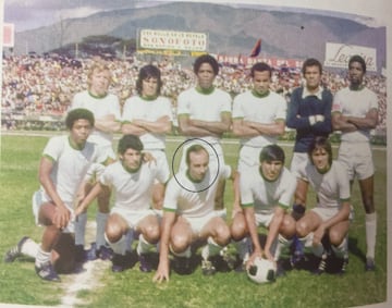 El jugador argentino pasó por seis clubes en el FPC e hizo 211 goles. 
América(1969), Cúcuta Deportivo (1971, 1972 y 1881), Atlético Nacional (1973, 1974 y 1975 ), Once Caldas (1976) , Medellín (1977,1978 y 1979) y Deportivo Pereira (1980).