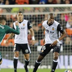 Resumen Valencia 2 - Betis 0: Firmes hacia la Champions
